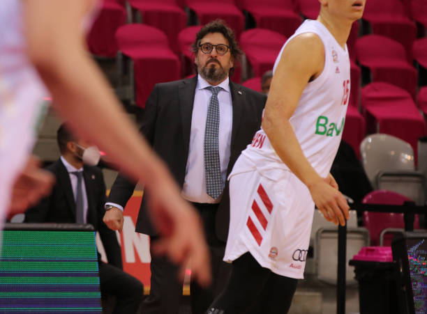 于进攻乏力 于进攻乏力